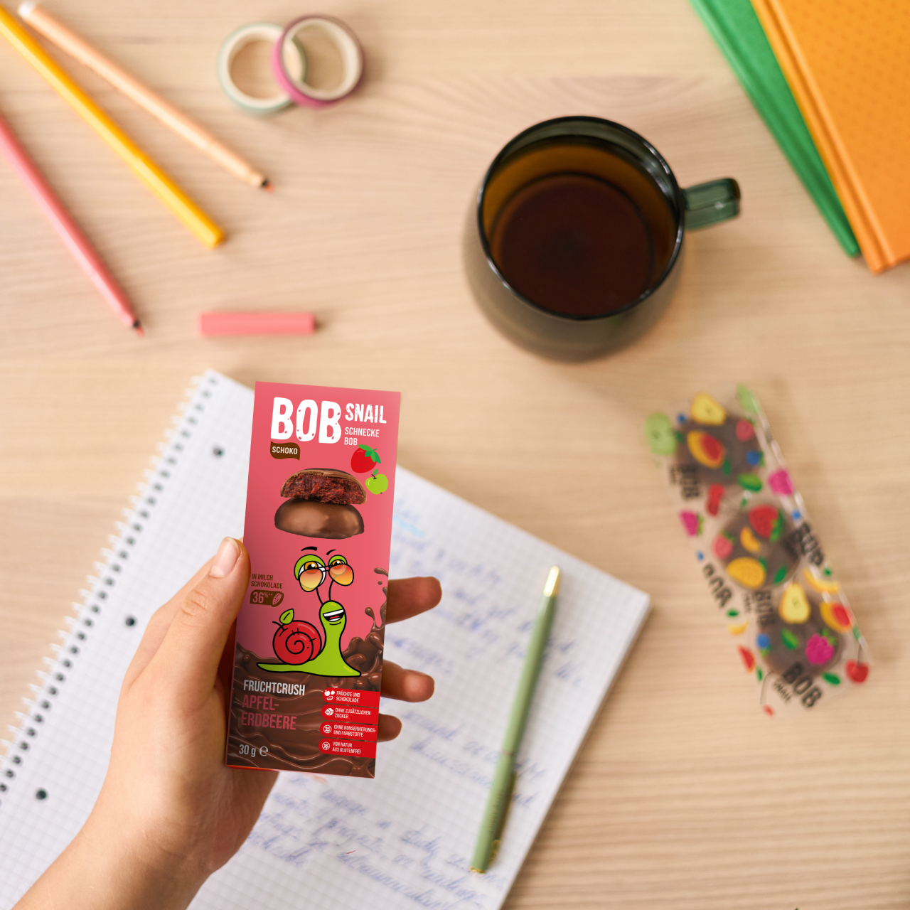 Bob Snail Fruchtcrush Apfel-Erdbeere in Vollmilchschokolade 24x30g